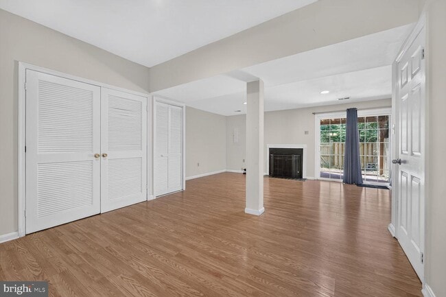 Building Photo - 5619 Ridge View Dr
