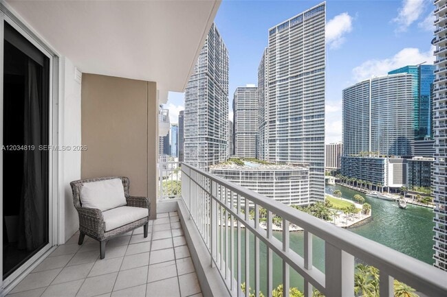 Building Photo - 801 Brickell Key Blvd