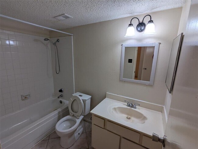 Building Photo - 2120 El Paseo St