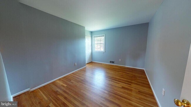 Building Photo - 2527 Bull Run Ct