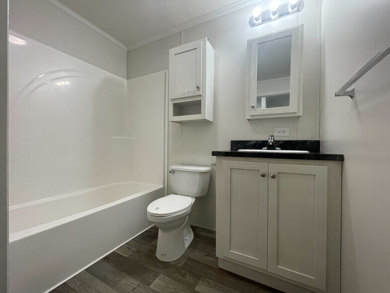Building Photo - 38171 Ducharme Dr