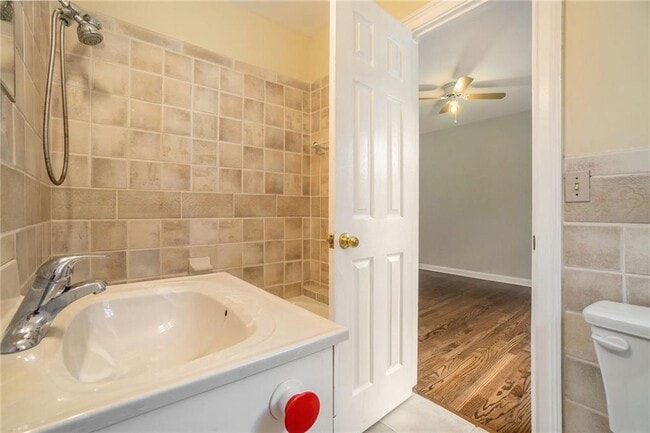 Building Photo - 3302 Lenox Pl NE