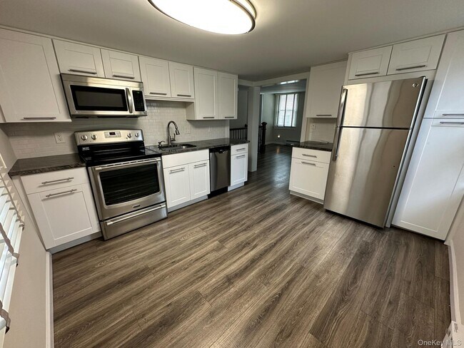 Building Photo - 973 NY-22