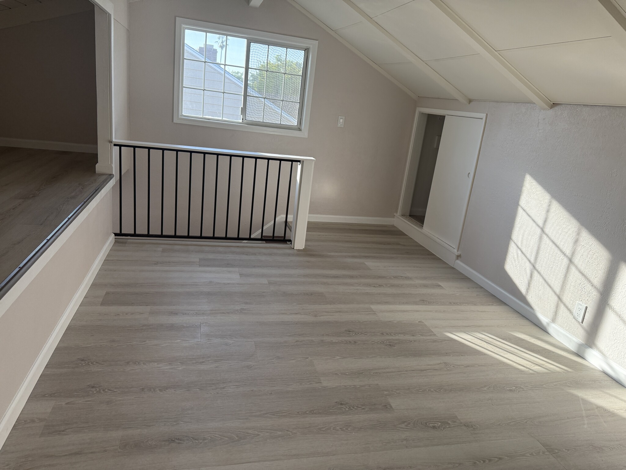 Building Photo - 5021 J Pky