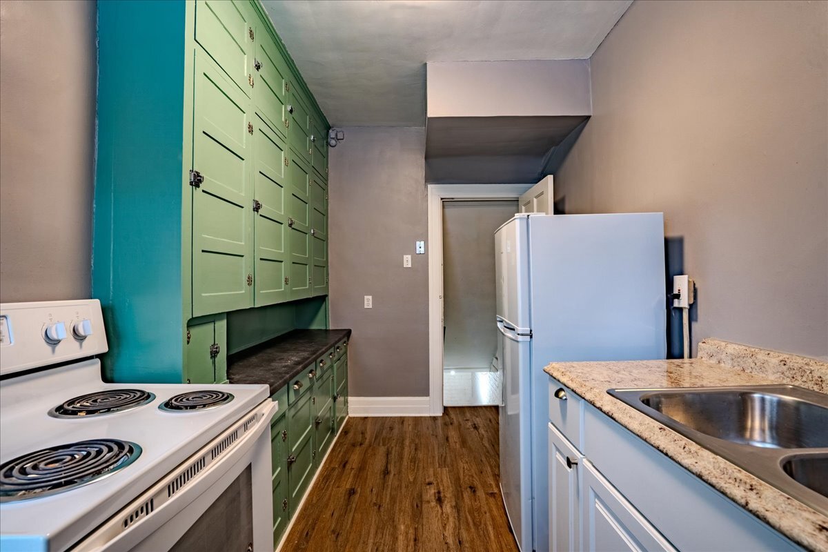 Building Photo - 913 Alter Rd