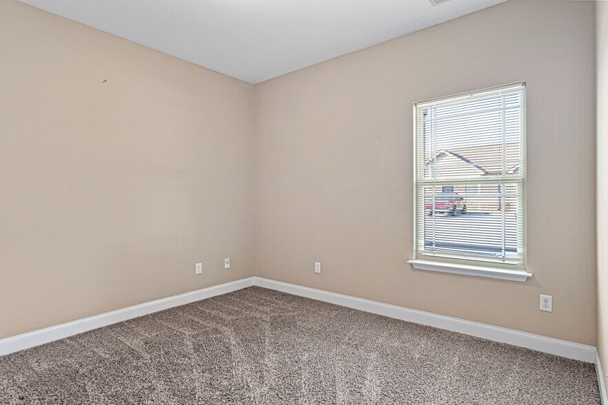 Building Photo - 56 Rawlings Ln