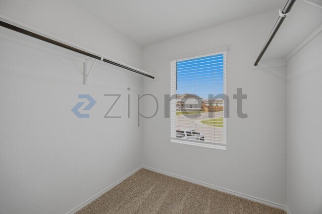 Building Photo - 5106 Blind Shot