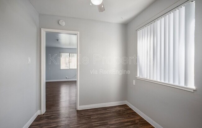 Building Photo - 2044 Red Robin Ln