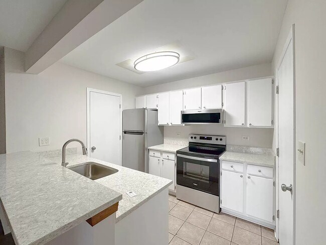 Building Photo - 4303 W Shamrock Ln