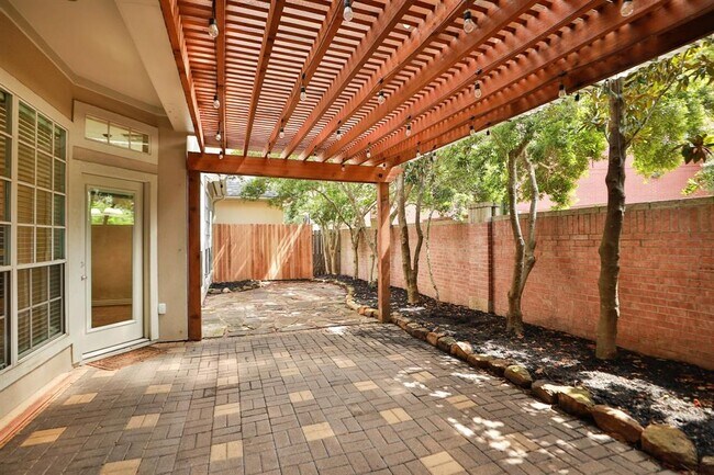 Building Photo - 1107 Ridgecrossing Ln