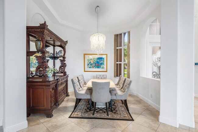 Building Photo - 3381 Lago De Talavera