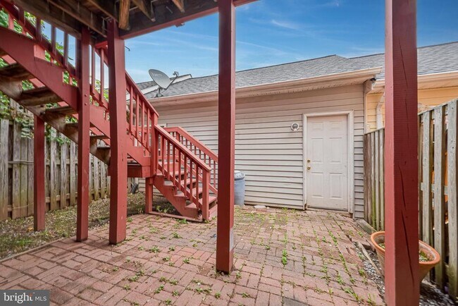 Building Photo - 22918 Regent Terrace