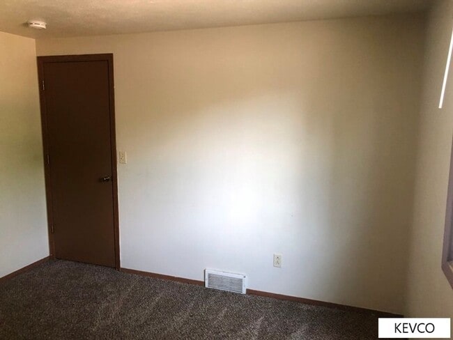 Building Photo - Charming Home in Beautiful Neighborhood by Park!