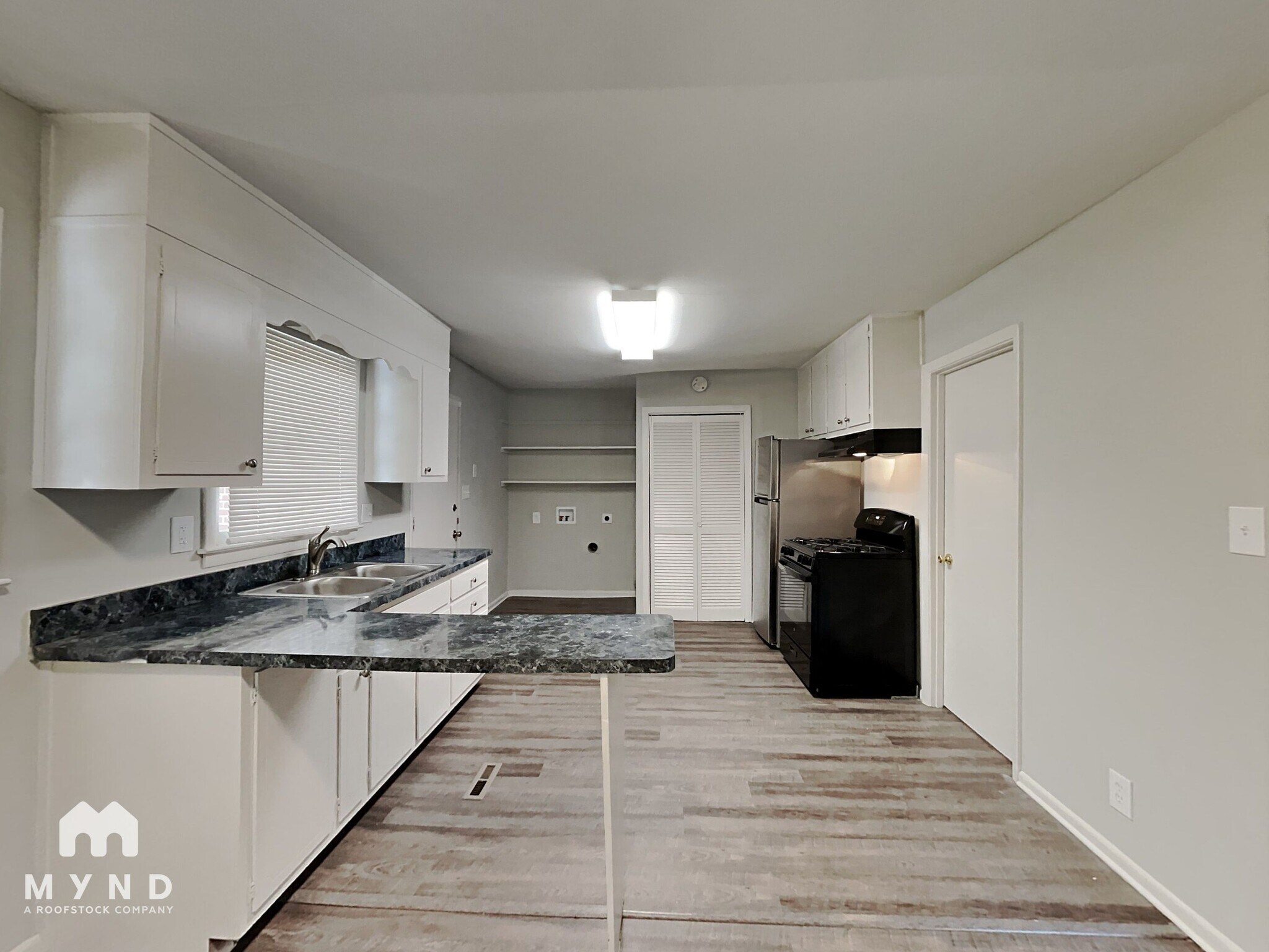 Building Photo - 2731 Carriage Ln