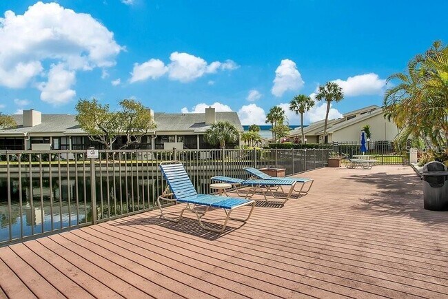 Building Photo - 1328 Pasadena Ave S