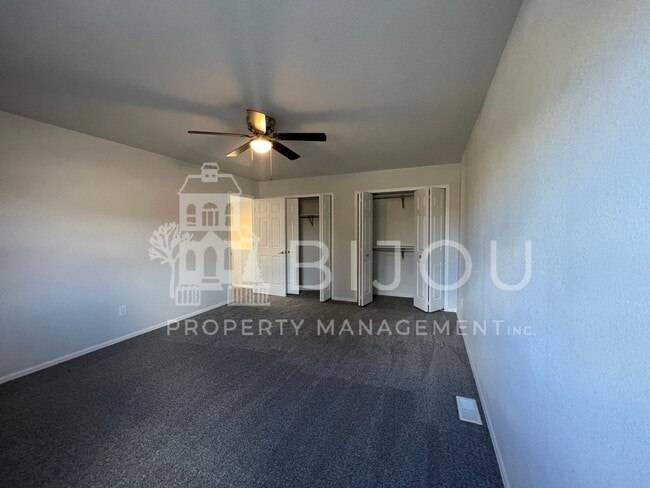 Building Photo - Spacious Rockrimmon Townhome