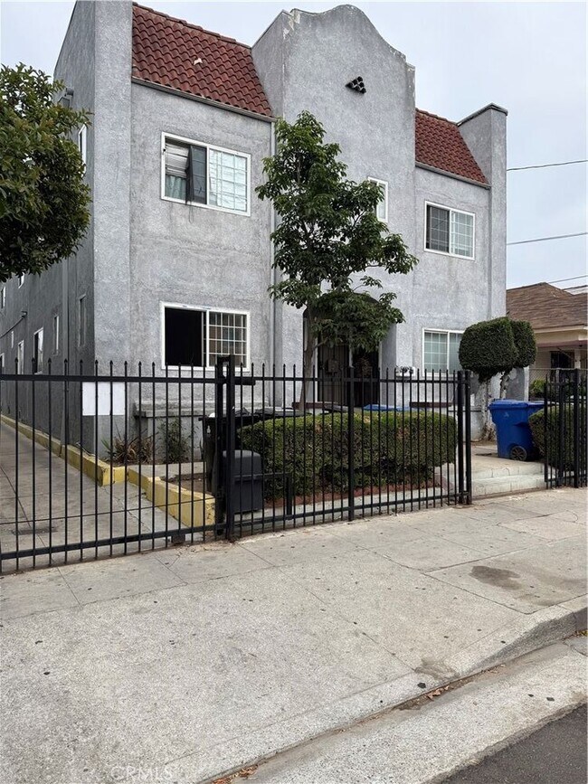 Building Photo - 1231 S Mariposa Ave