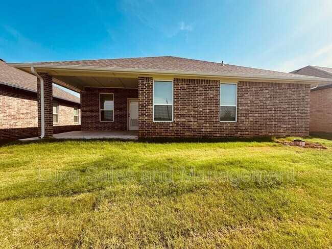 Building Photo - 8301 NW 163rd Ter