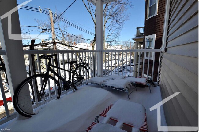 Building Photo - Sunny Allston 3-Bed/1-Bath for 9/1