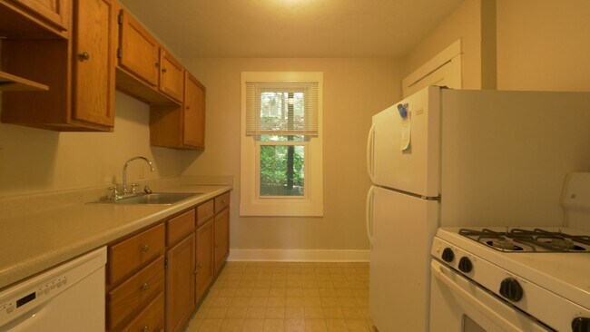 Building Photo - LaCros 145