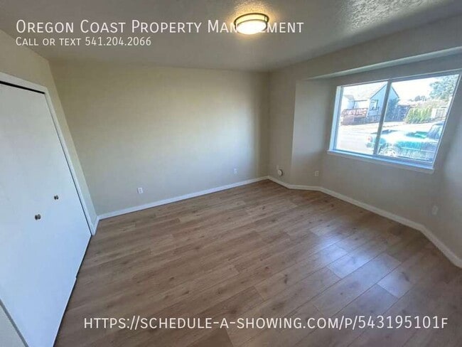 Building Photo - 903 Evergreen Dr