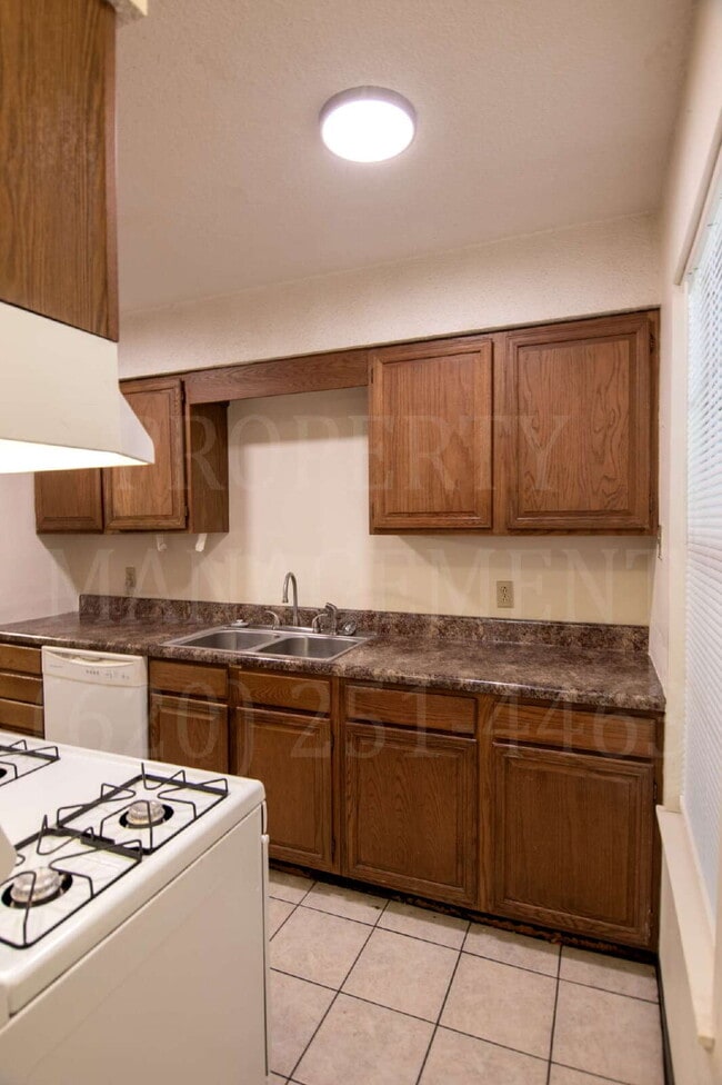 Building Photo - 2 Bedroom 1 Bath Coffeyville Apartment.