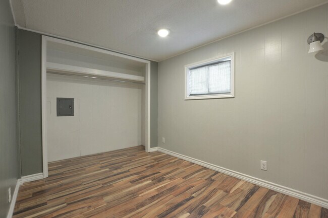 Building Photo - 8406 County Rd 6430