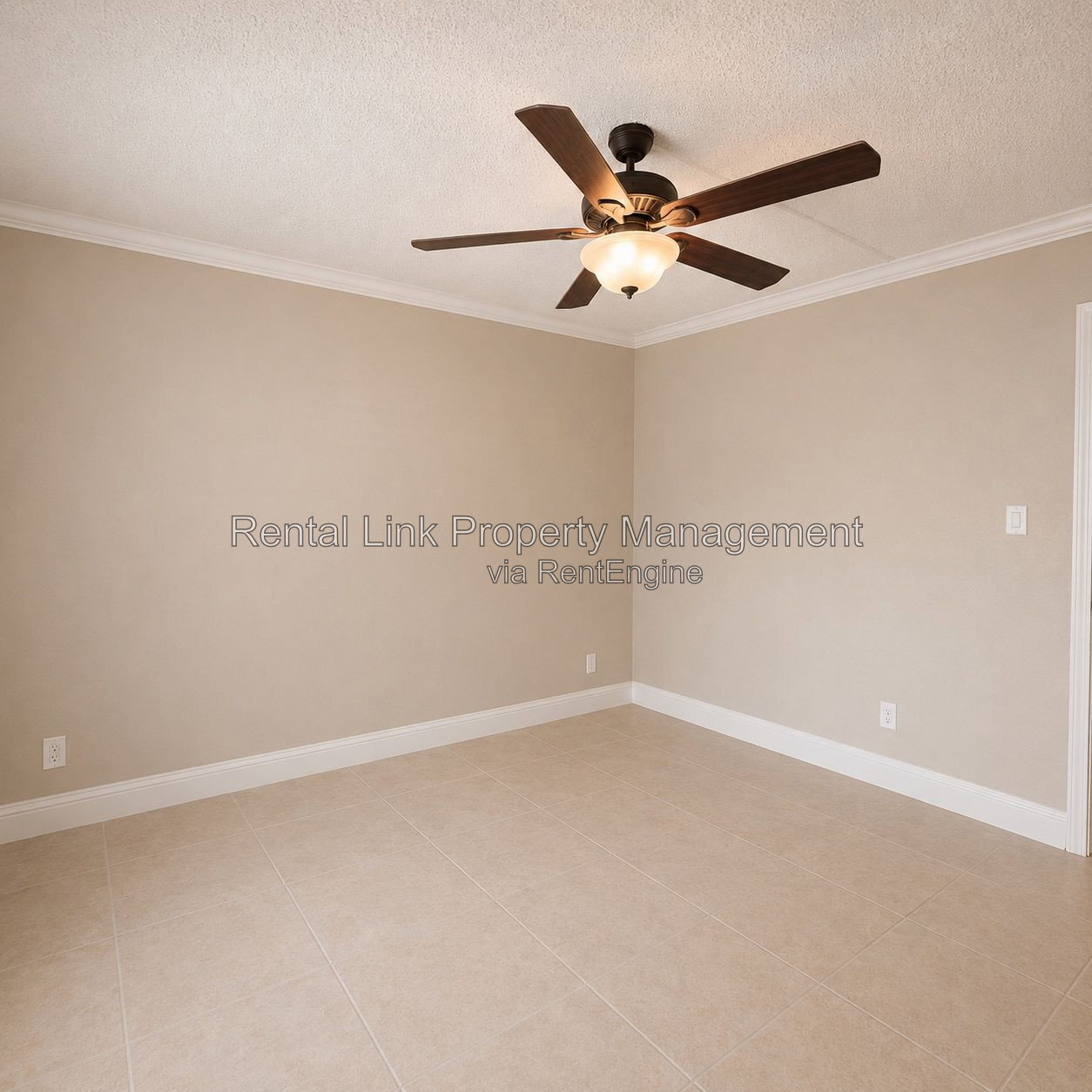 Building Photo - 2264 Winkler Ave