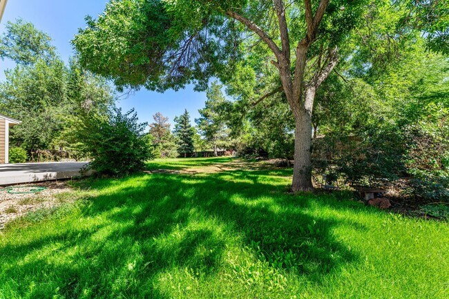 Building Photo - House in Littleton with Great Outdoor Space