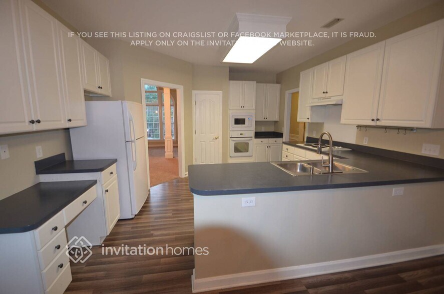 Building Photo - 6018 Swanston Dr