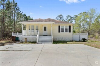 Building Photo - Beautiful 3/2 in Pass Christian, MS