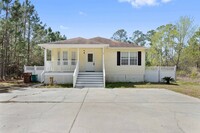 Building Photo - Beautiful 3/2 in Pass Christian, MS