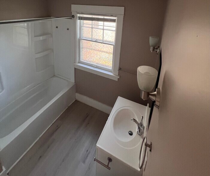 Bathroom - 1019 S 17th St