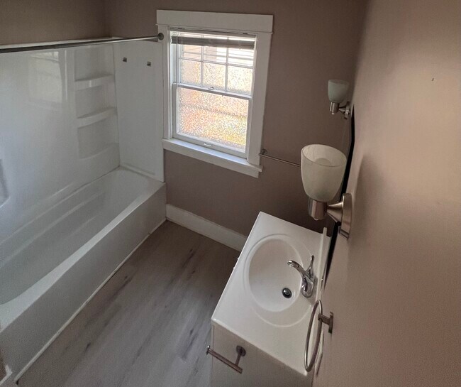 Bathroom - 1019 S 17th St