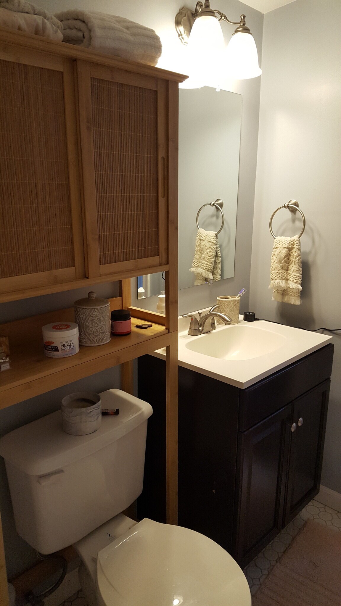 Building Photo - 11 W Windsor Ave