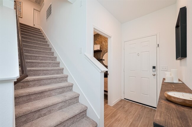 Building Photo - 17711 Vernonia Ln