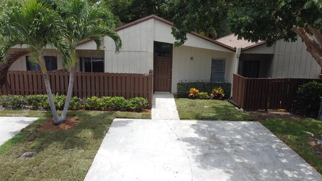 Building Photo - 22237 Woodborn Dr