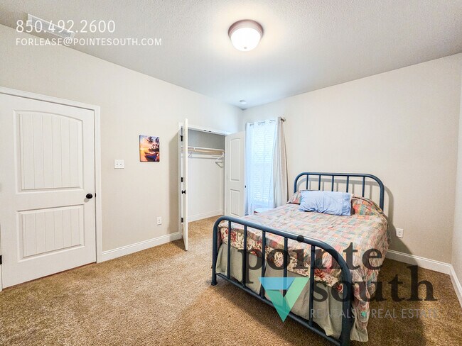 Building Photo - 8881 Bellawood Cir