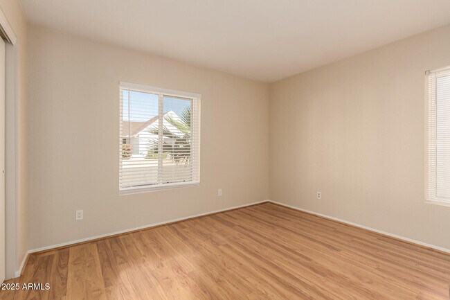 Building Photo - 3329 E Siesta Ln