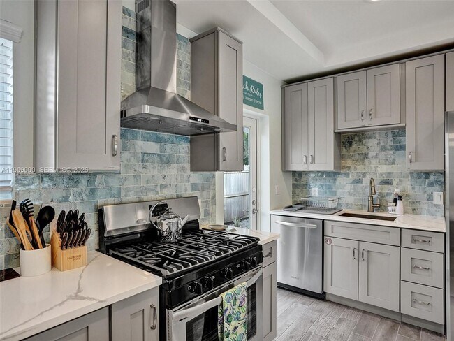 Building Photo - 937 SW 17th St