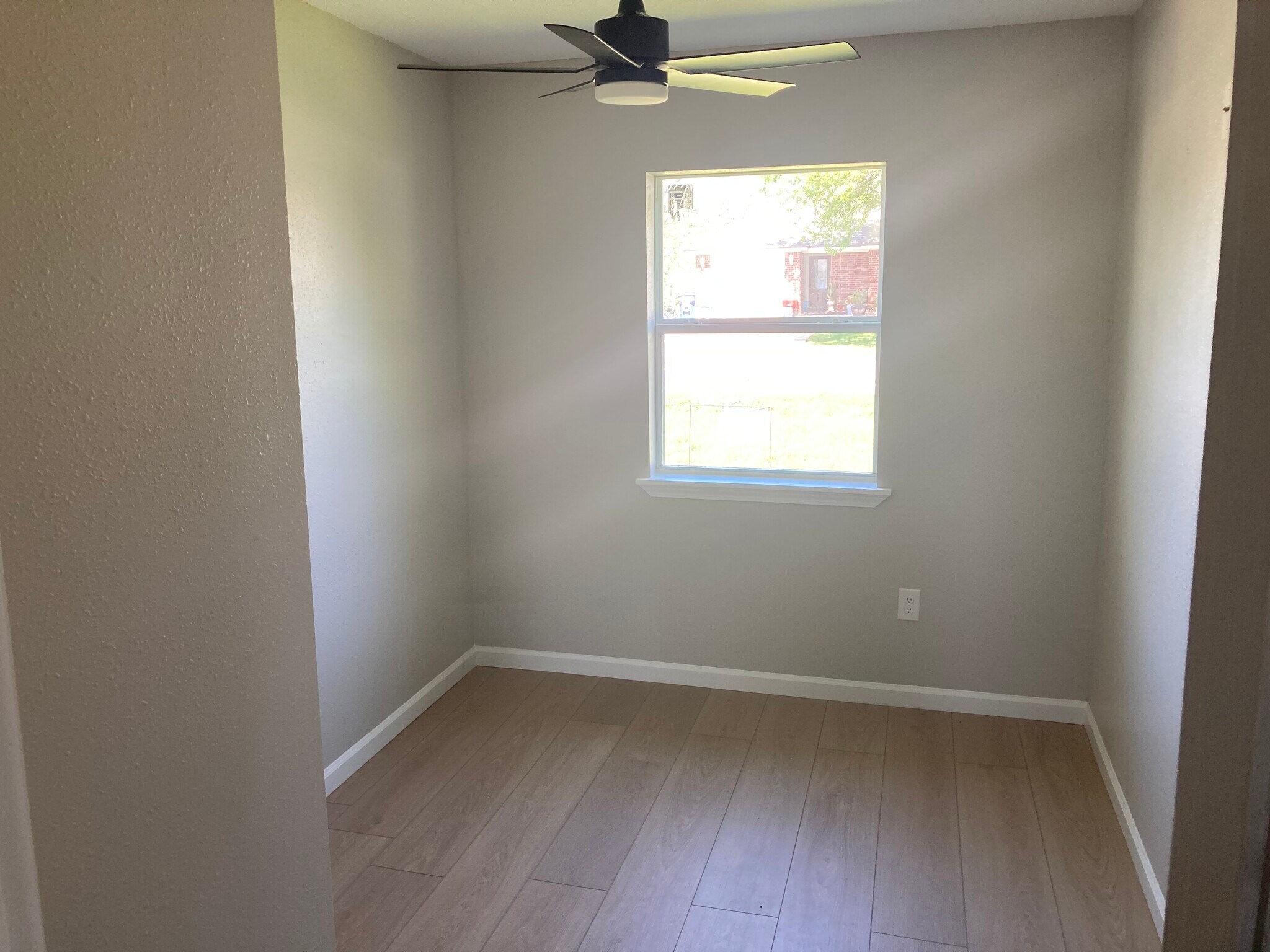 Building Photo - 2627 32nd Ave N