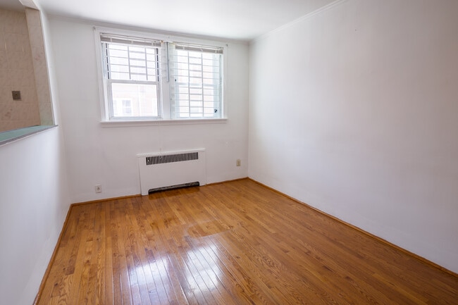 Bedroom - 6835 Kindred St