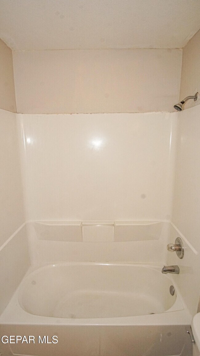 Building Photo - 11024 Sunshine Ct