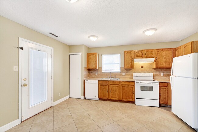 Building Photo - 2030 Orchid Bloom Ln
