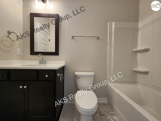 Building Photo - 1202 Windsor Sq