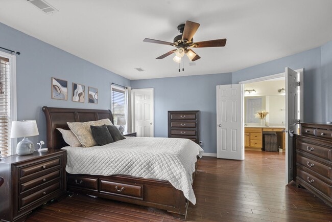 Building Photo - 3 Bed 2.5 Bath Home with 2 Car Garage and Fenced Backyard