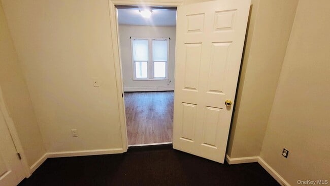 Building Photo - 122 Smith St