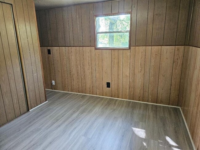 Building Photo - 101 Taylor Ln