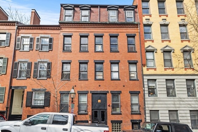 Building Photo - 19 S Russell St