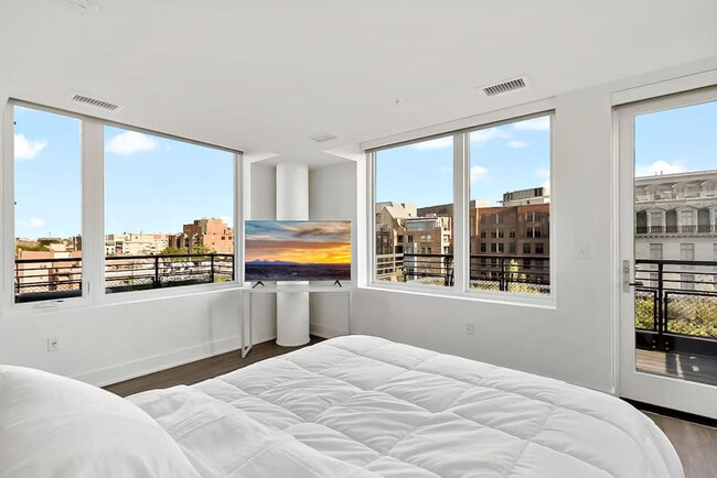 Building Photo - 2000 P St NW